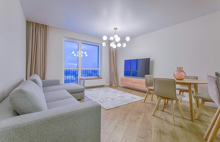 Muebles Eco-Amigables: Belleza y Sostenibilidad en tu Hogar