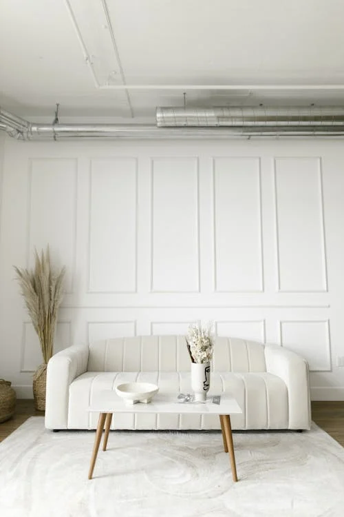 El Minimalismo Moderno: Claves para un Hogar Elegante y Funcional